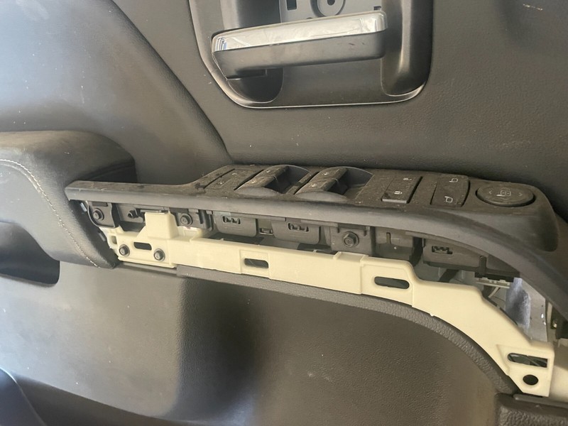 16-19 SIERRA SILVERADO DENALI 1500 2500 3500 LH FRONT DOOR CARD TRIM PANEL-BLACK
