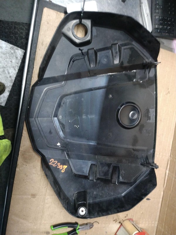 2017 Cadillac CT6 Engine Cover Black 2952511 Used 150K Miles Warranty