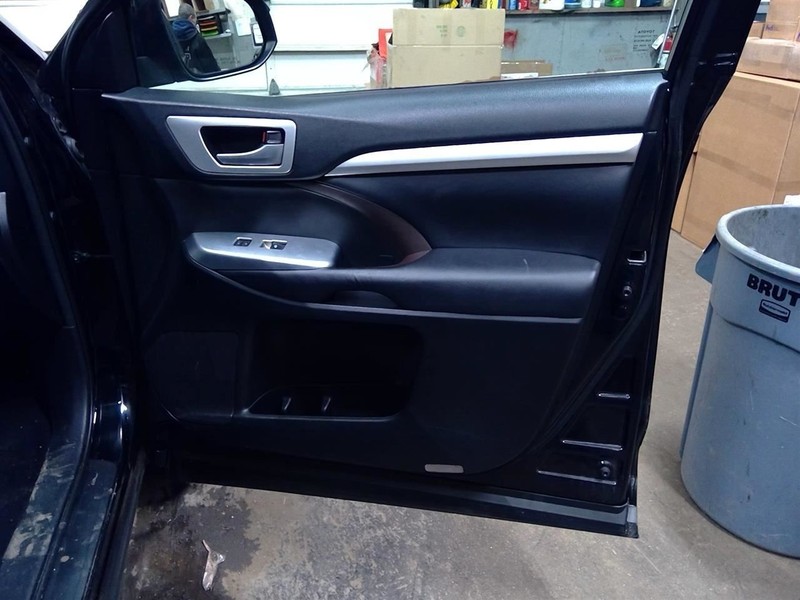 HIGHLANDER 2016 Passenger Right Front Door Trim Panel 1773060
