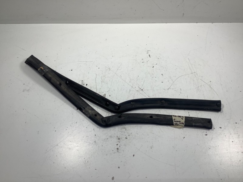 92-95 Honda Civic 4DR Front Hood Seal OEM