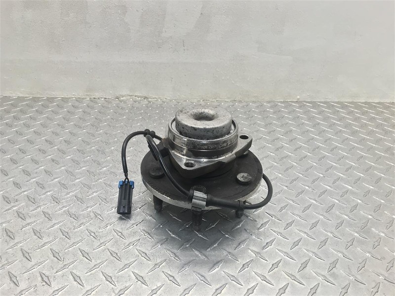 2001 - 2005 TAHOE YUKON XL SUBURBAN 4X2 FRONT WHEEL HUB W/ ABS
