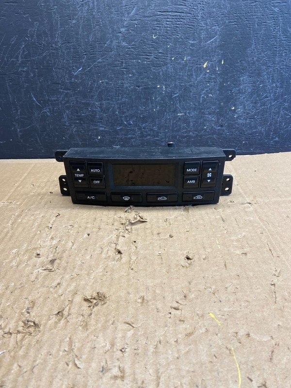 2003 to 2006 Kia Sorento Temperature AC Climate Control OEM AD6942 DG