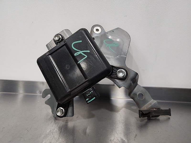 17 - 23 Mazda CX-5 Left Blind Spot Assist Radar Module Sensor KB8C 67Y30G OEM