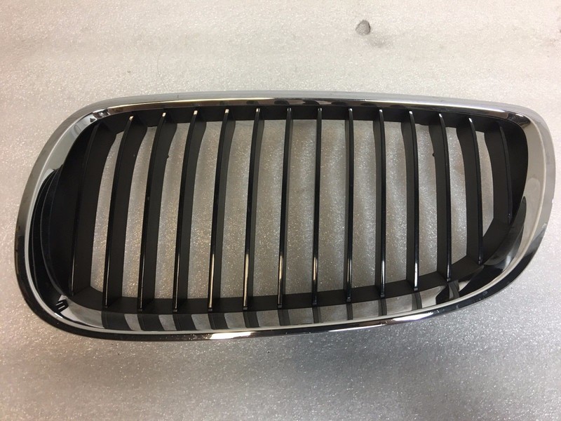 BMW 3-Series Right Passenger Side Chrome Grille P/N 224059-10 #2