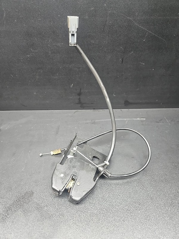 07-10 SATURN SKY PONTIAC SOLSTICE REAR TRUNK LID LOCK LATCH ACTUATOR OEM