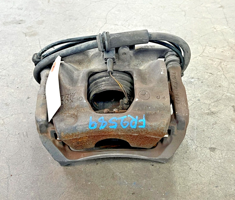 ⭐2017-2019 INFINITI QX30 FWD FRONT RIGHT PASS BRAKE CALIPER BRACKET OEM LOT2589