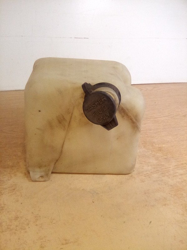 International OEMWasher Fluid Reservoir Pump 468885C91