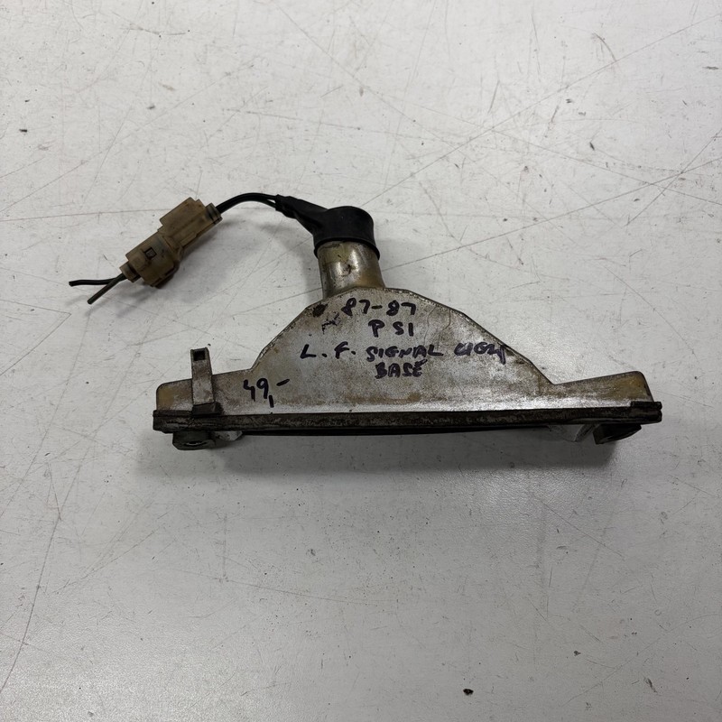 85-87 Honda Prelude Si Left Front Signal Light Base Housing 33350-SF0-671 OEM