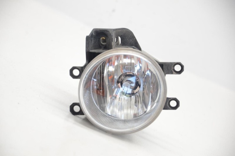 14-20 Toyota 4Runner 4.0L Passenger Right Front Fog Light