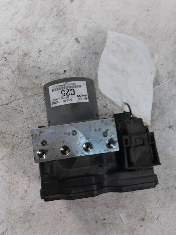 2013 KIA SOUL ABS Pump and Motor Assembly OEM 589102K200 Red 67K Miles