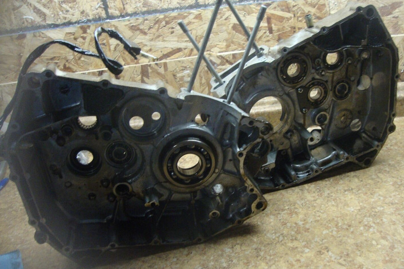 88 Suzuki Quad Runner LT300E LT 300 LT300 ATV Engine Casing Crank Case Lower L11