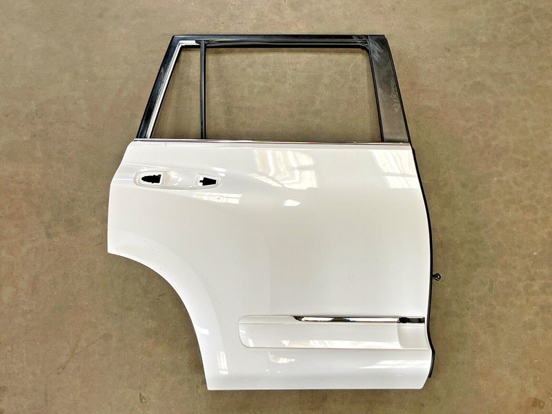 ⭐2010-2019 LEXUS GX460 REAR RIGHT SIDE EXTERIOR DOOR PANEL WHITE OEM LOT2450