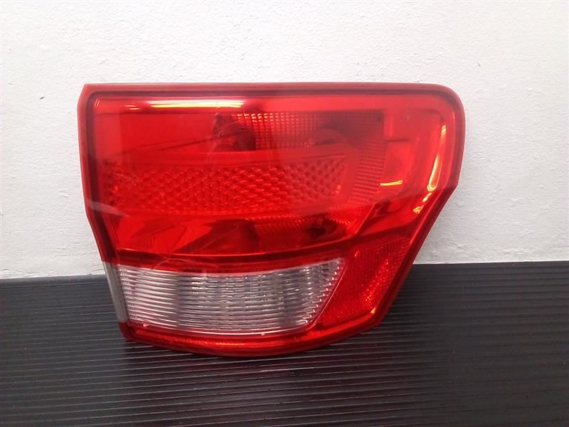 11-13 Jeep Grand Cherokee Right Quarter Panel Mounted Tail Lamp OEM 55079420AG