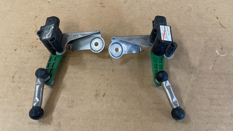 12-16 TESLA MODEL S FRONT LEFT & RIGHT AIR RIDE SUSPENSION HEIGHT ADJUSTMENT OEM