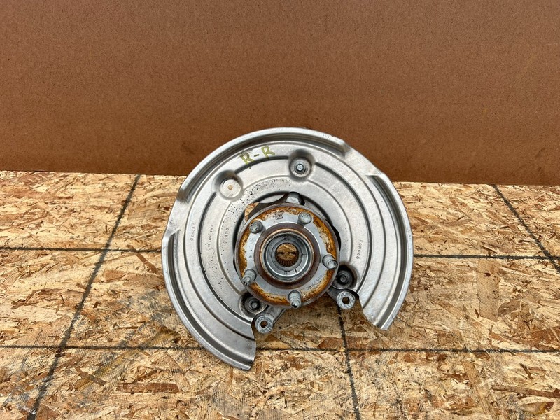 FORD MUSTANG MACH-E 2021-2026 OEM REAR RIGHT PASSENGER SPINDLE KNUCKLE HUB ASSY