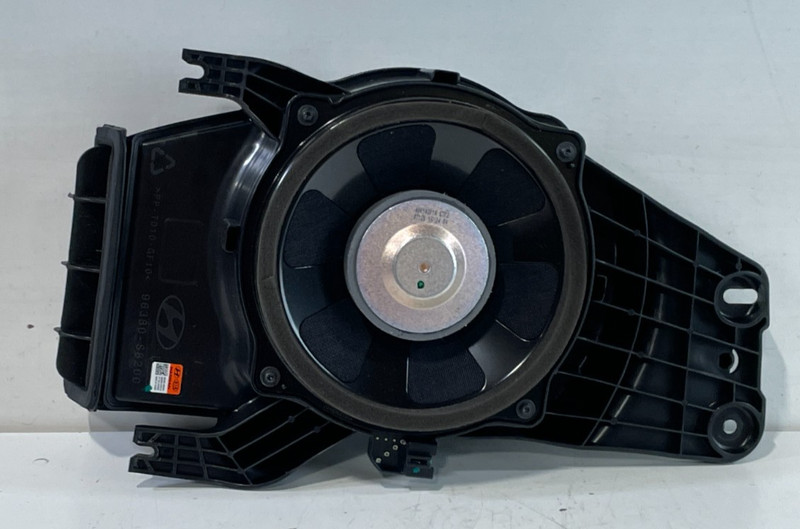 20-25 HYUNDAI PALISADE AUDIO SUBWOOFER SUB WOOFER SPEAKER BASS BOX # 103095