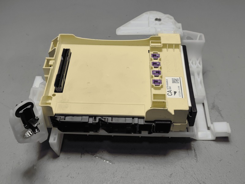 2019 Toyota Avalon Multiplex Fuse Relay Junction Block Module OEM