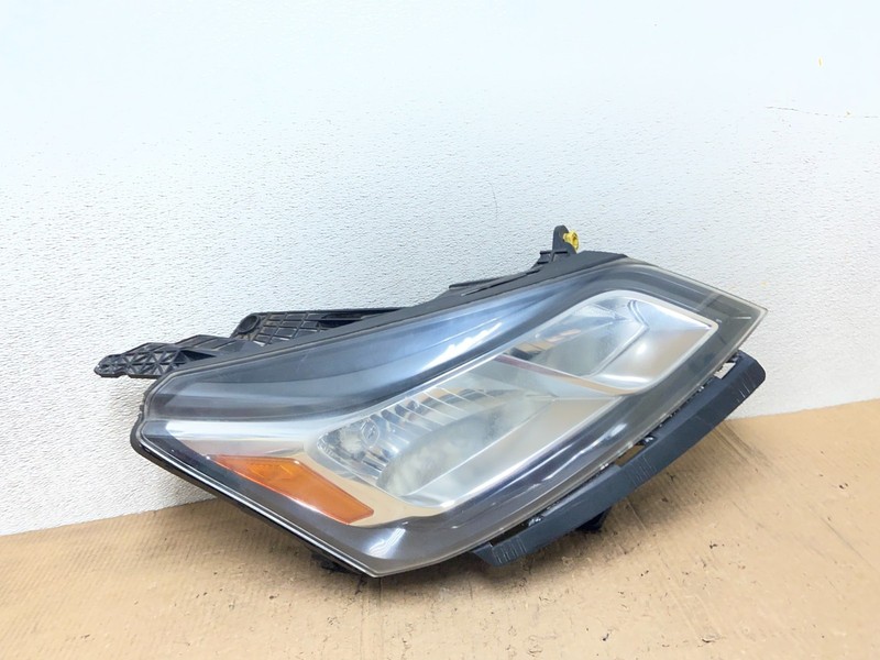 2013-2017 Chevrolet Traverse Right Passenger Side Halogen Headlight AA8413 DW