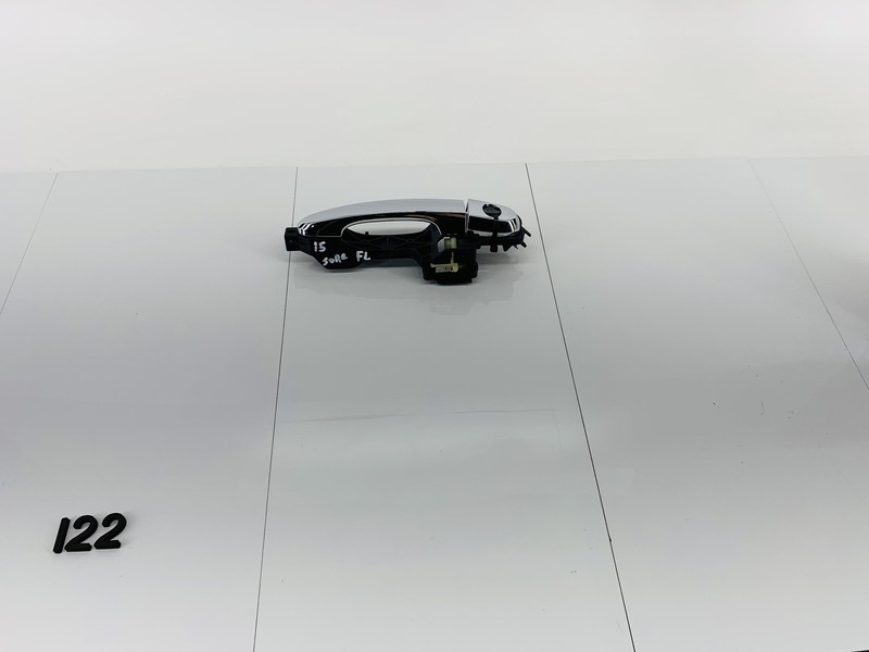 2015 KIA SORENTO FRONT LEFT SIDE EXTERIOR DOOR HANDLE & BRACKET CHROME OEM