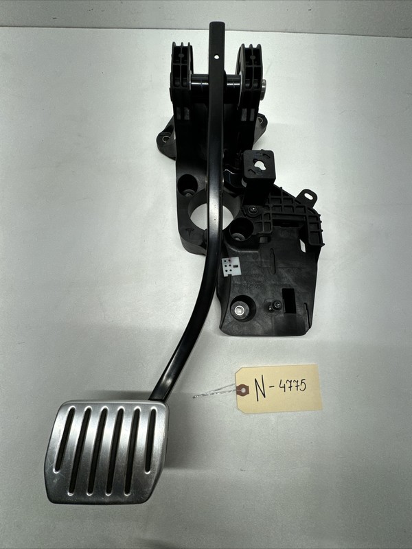 2022 Tesla Model S Long Range Plaid Brake Pedal Assembly 1420691-00 N-4775 M9