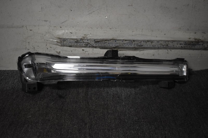 2020-2022 LINCOLN AVIATOR RIGHT SIDE FOG LIGHT FACTORY OEM