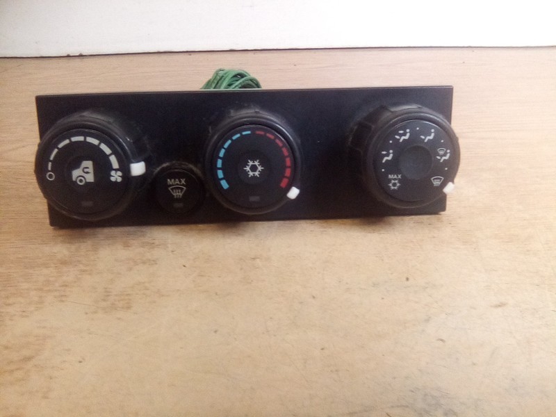 International Navistar 4065331C6 AC/Heater Climate Control