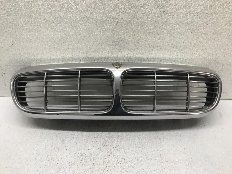 04 - 07 Jaguar X350 XJ8 Vanden Plas Hood Center Radiator Grille Panel Chrome OEM