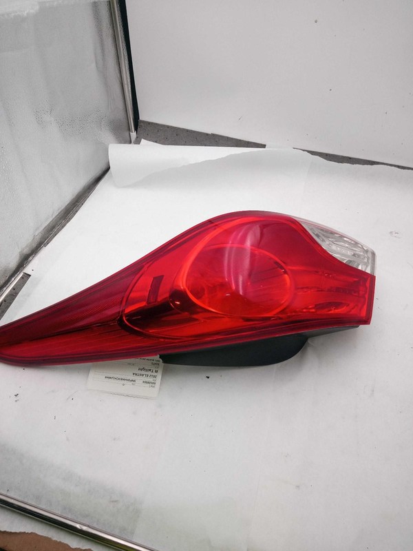 2012 Hyundai Elantra Right Tail Light Assembly Grey OEM 544356 145K Miles
