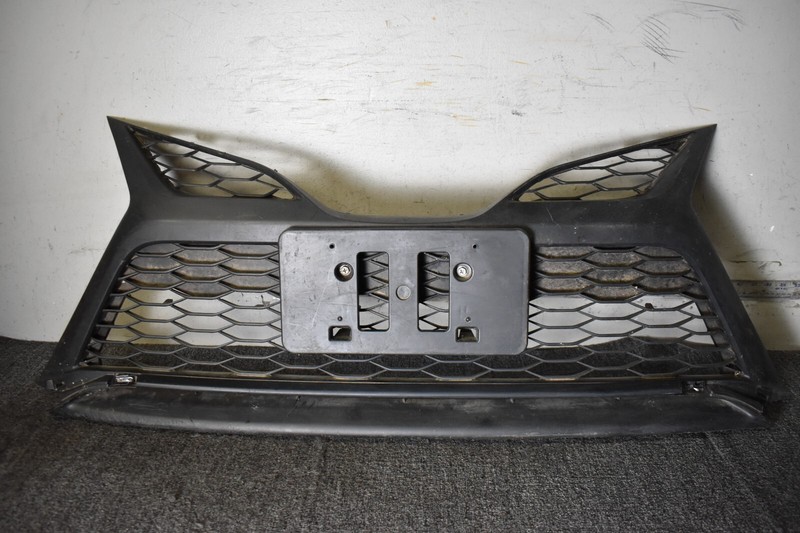 2020 2021 Toyota Camry HYBRID SE Front Center Lower Bumper Grille 53102-06380