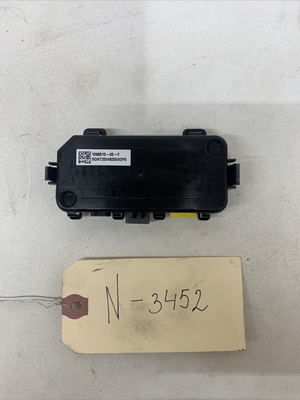17-22 TESLA MODEL Y/3 CONTROL MODULE FRONT RIGHT PASSENGER 1100036-00D 3452 B142