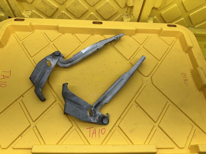 2014 HONDA CRV HOOD HINGE SET - DRIVER LEFT PASSENGER RIGHT HINGES OEM