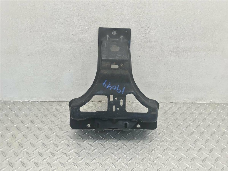 94-04 CHEVROLET S10 PICKUP HOOD LATCH SUPPORT OEM 15732160