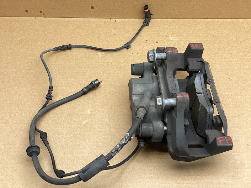 2010-2012 MERCEDES GL450 FRONT RIGHT PASSENGER SIDE BRAKE CALIPER AWD OEM LOT710