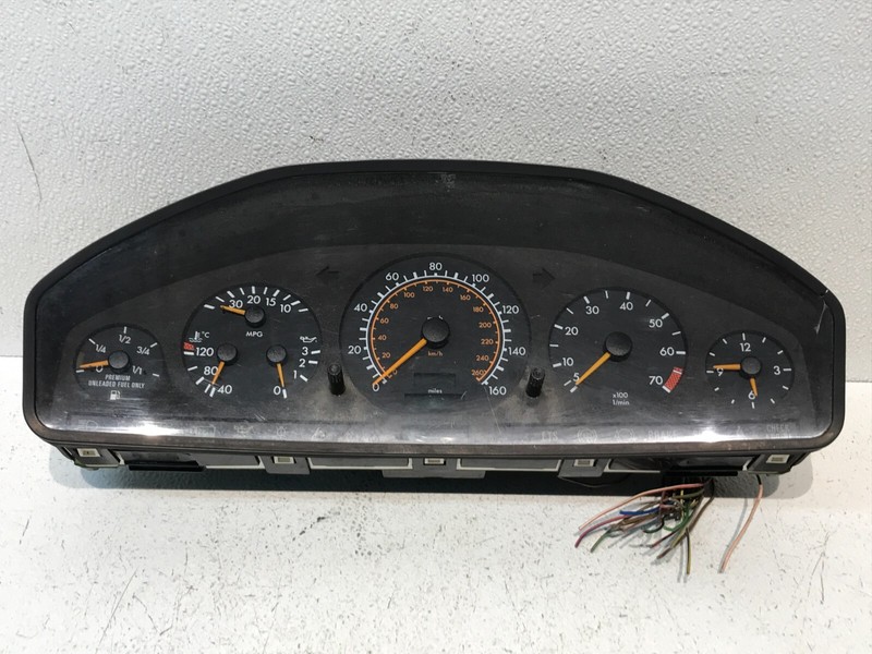 94-95 Mercedes R129 SL320 Instrument Cluster Speedometer OEM 1295405348