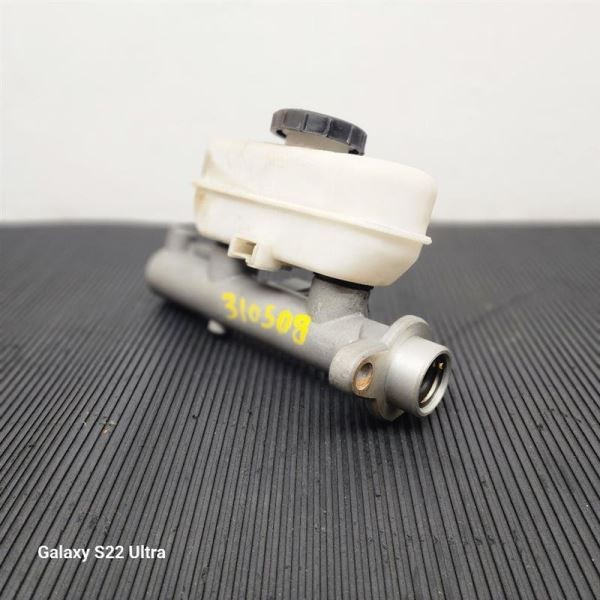 88-96 Ford F150 Brake Master Cylinder W/O Cruise Control OEM F4TZ-2140-E