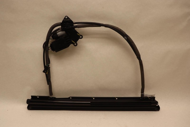 2014-2020 MASERATI QUATTROPORTE REAR LEFT SIDE DOOR WINDOW SUNSHADE W/ MOTOR OEM