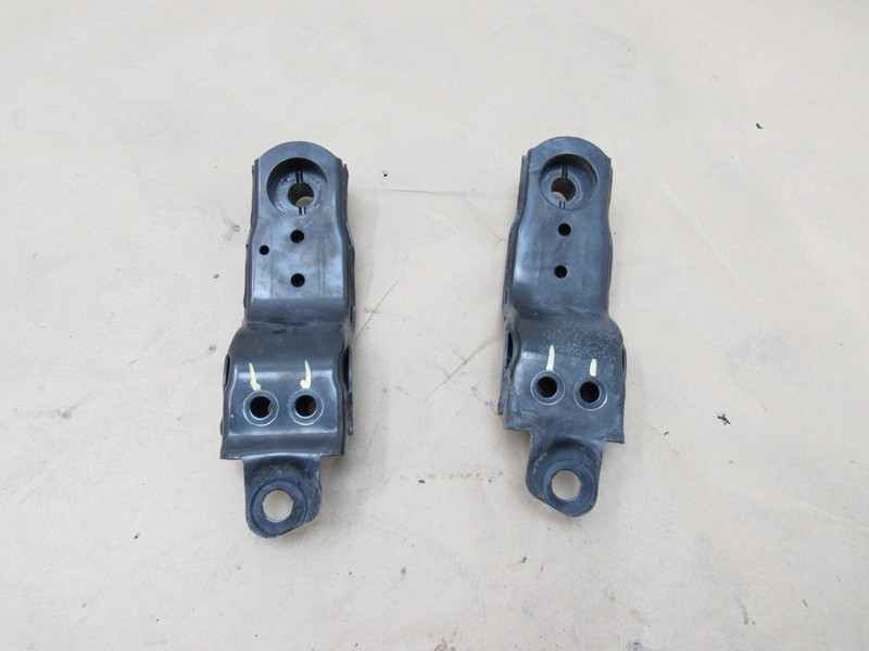 Genesis G80 2017 Front Left Right Subframe Support Mount Bracket Set 16-20 *