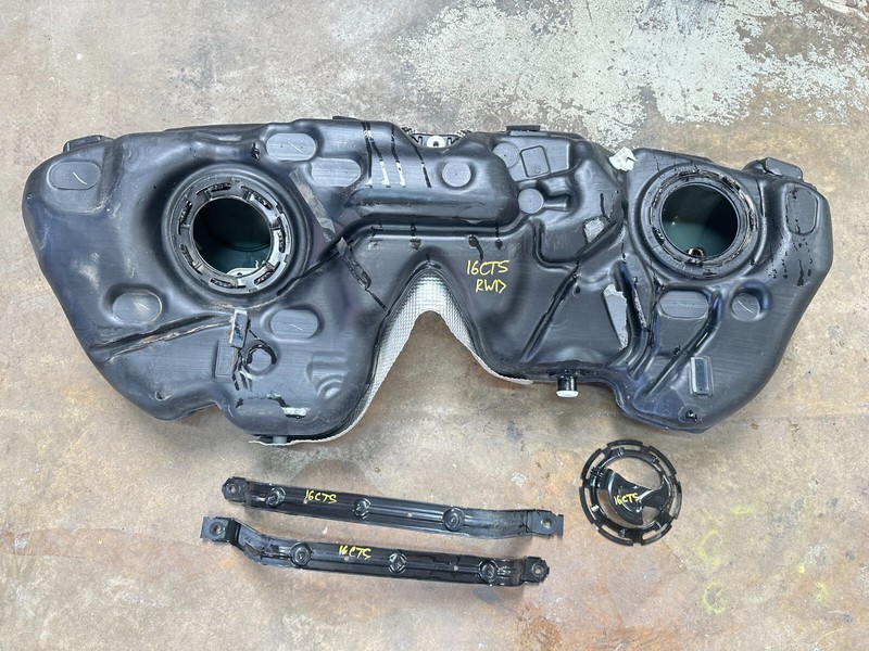 16-17 Cadillac CTS GASOLINE PLASTIC FUEL TANK OEM