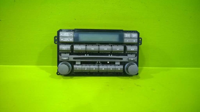 04 05 TITAN RADIO CONTROL PANEL OEM 3182-5