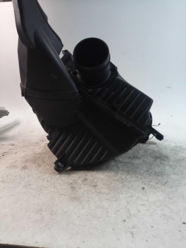 2015 KIA K900 Air Cleaner Assembly OEM Used 94K Miles Genuine Parts