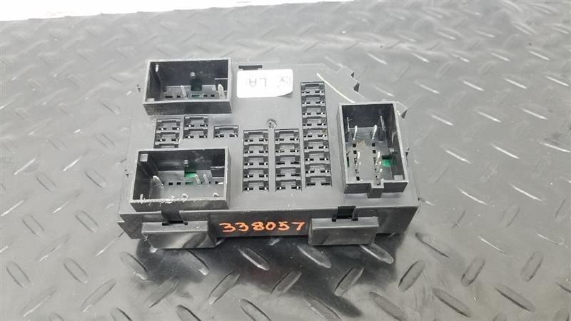 2007 GMC Yukon Cabin Fuse Relay Box Cabin OEM 15839517