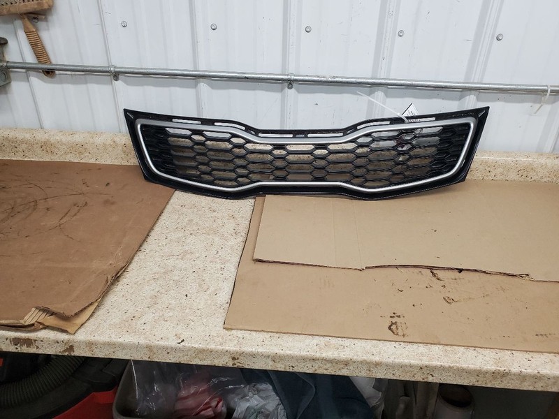 Grille Chrome Outer Surround Hybrid Upper Fits 11-13 OPTIMA 299592