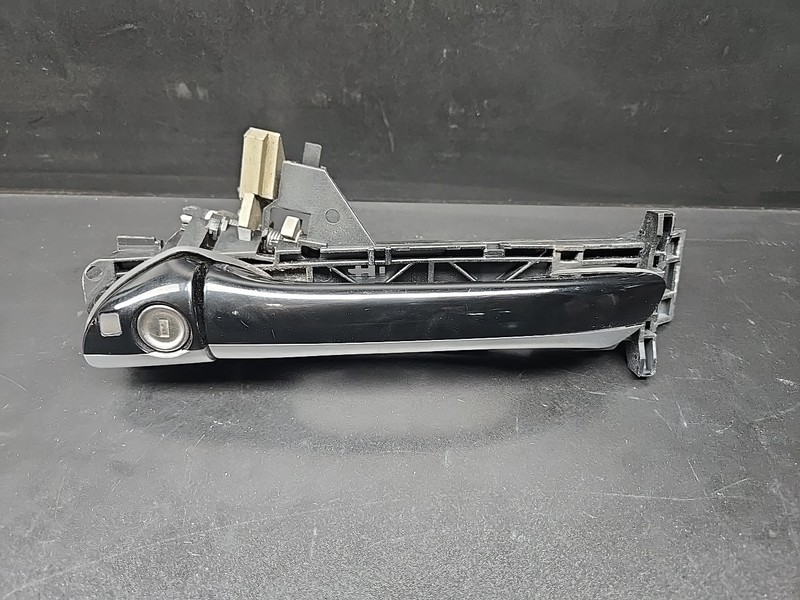 03-06 Mercedes R230 SL500 SL55 Front Left Exterior Door Handle 2307600334 OEM