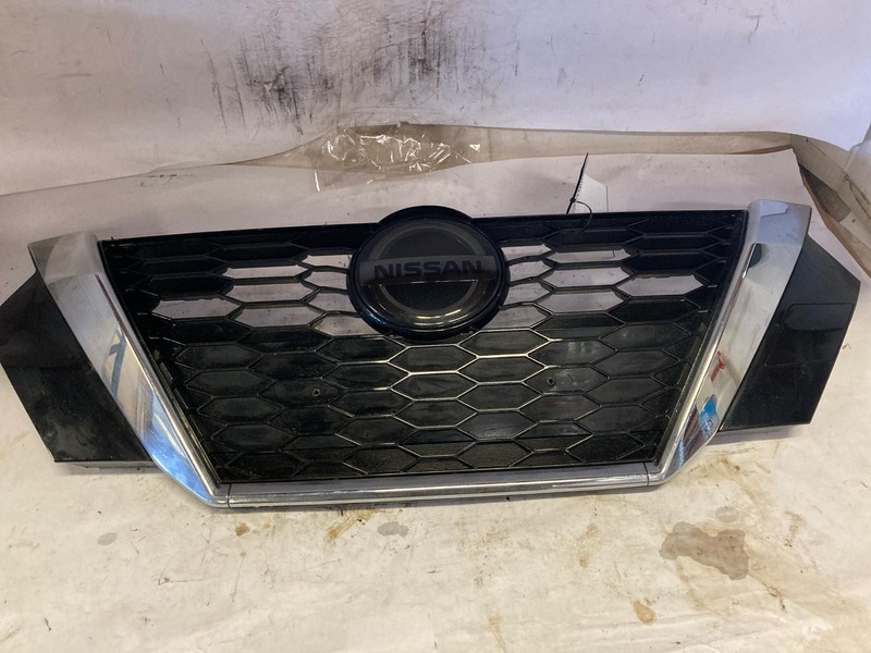 Grille NISSAN SENTRA 20 21 22 23