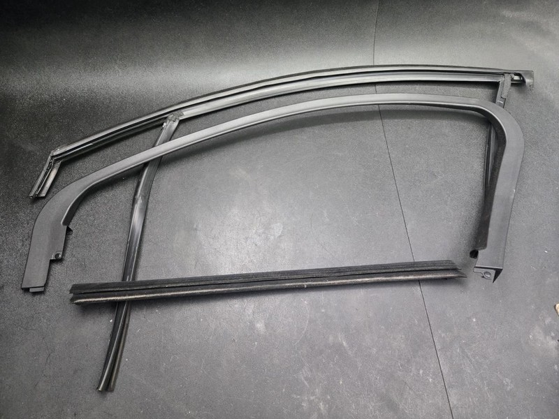 3PC Front Right Door Window Run + Belt Seal + Molding Set 2018 Ford Fusion 17-20