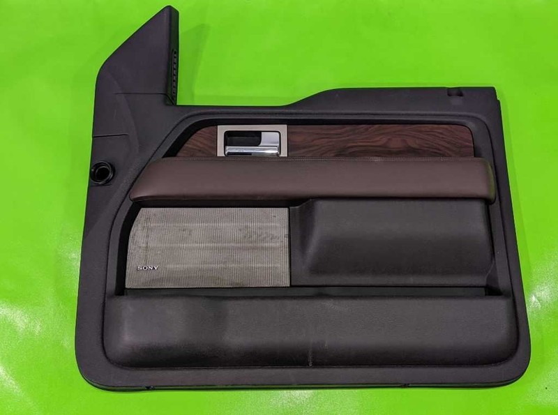 10 F150 PLATINUM PASSENGER RIGHT FRONT INTERIOR DOOR PANEL OEM 3938-104