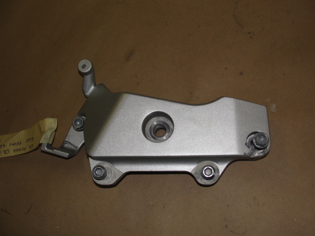 2004 HONDA CB 600 F HORNET RIGHT FRAME BRACKET PLATE COVER CB600F CB600 599 04