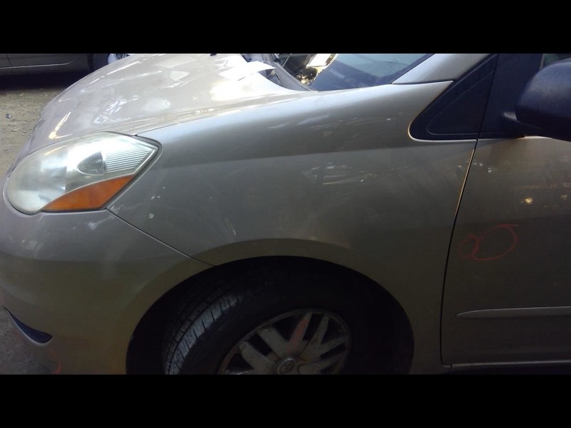 04-10 TOYOTA SIENNA LE DRIVER LEFT FENDER GLD-4Q2