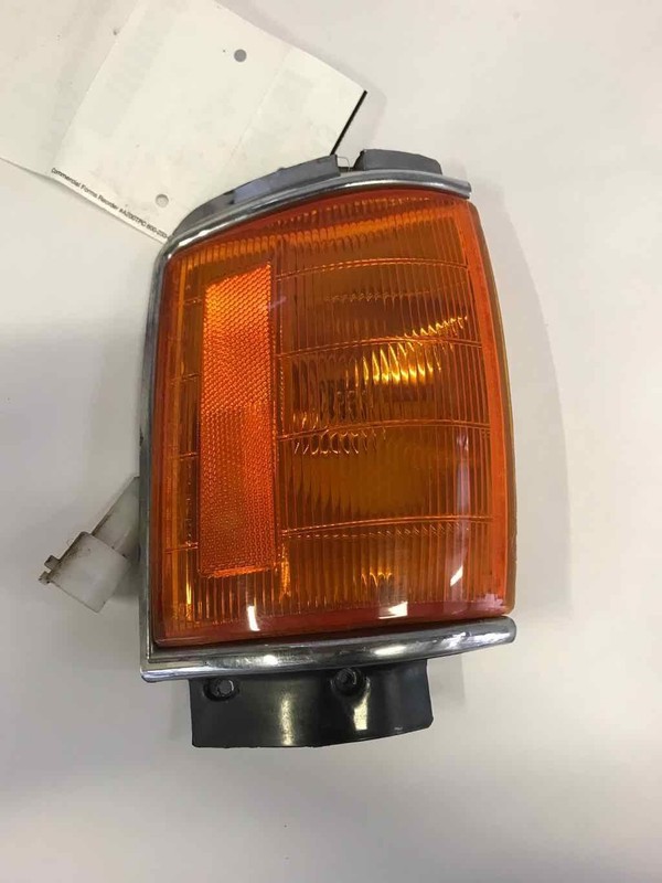 Mark/park/ Light/lamp TOYOTA 4RUNNER Right 84 85 86