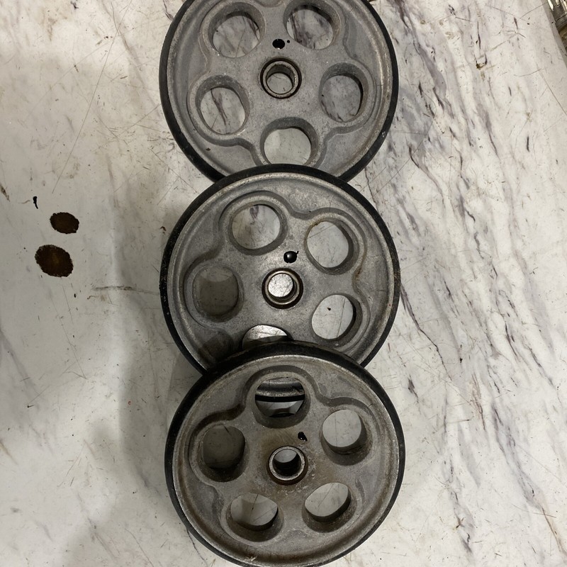 1989 - 1992 YAMAHA EXCITER 570 Snowmobile Rear suspension axle idler wheels